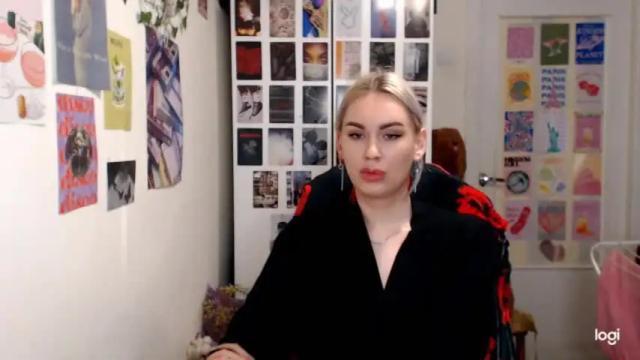 Image 8 of capricious00scorpio Stream on Chaturbate on 12 months ago