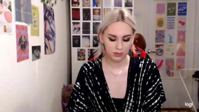 Image 2 of capricious00scorpio Stream on Chaturbate on 12 months ago