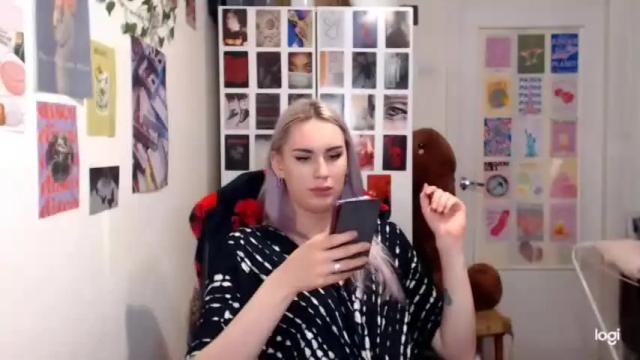 Image 8 of capricious00scorpio Stream on Chaturbate on 14 months ago