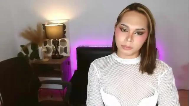 Image 7 of caprize_diva Stream on Chaturbate on 1 month ago