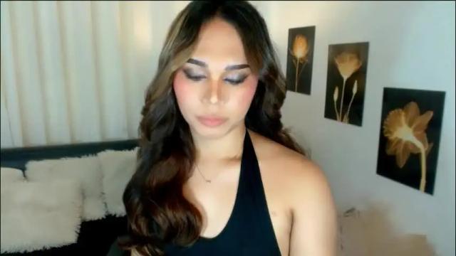Image 3 of caprize_diva Stream on Chaturbate on 27 days ago