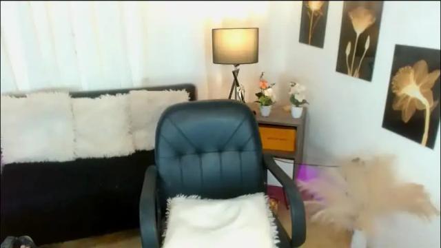 Image 4 of caprize_diva Stream on Chaturbate on 24 days ago