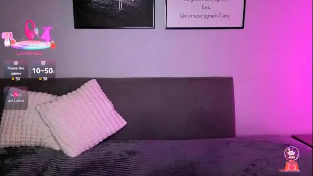 Image 2 of cara__harris Stream on Chaturbate on 25 days ago
