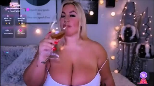 Image 11 of cara__harris Stream on Chaturbate on 22 days ago