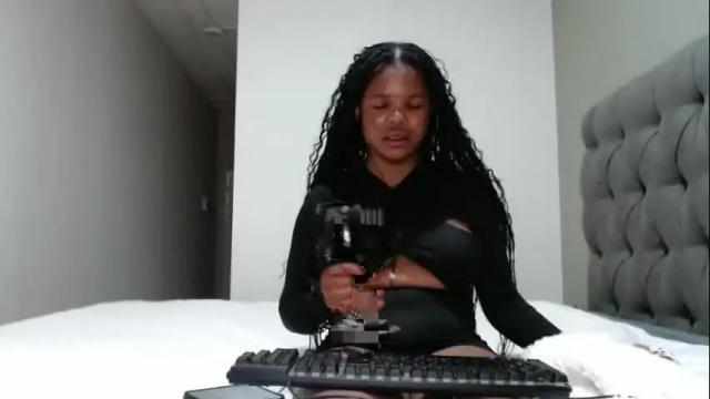 Image 8 of caramelbbe Stream on Chaturbate on 15 days ago