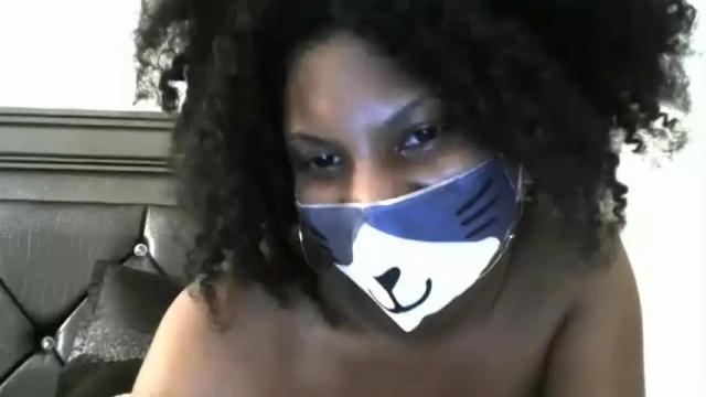 Image 12 of caramelkisss Stream on Chaturbate on 19 months ago