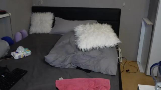 Image 7 of caramelladeluxe Stream on Chaturbate on 16 months ago