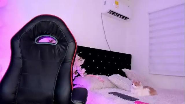 Image 12 of caramelo_exotico Stream on Chaturbate on 2 months ago