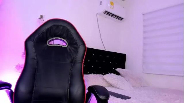 Image 4 of caramelo_exotico Stream on Chaturbate on 2 months ago