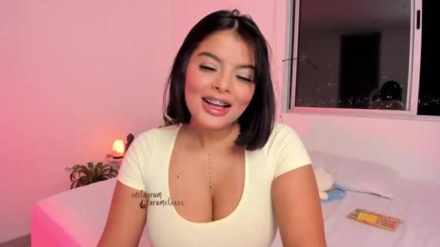 Image 8 of caramelo_xox Stream on Chaturbate on 14 months ago