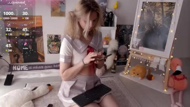 Image 6 of careful_i_bite Stream on Chaturbate on 8 days ago