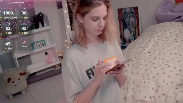 Image 3 of careful_i_bite Stream on Chaturbate on 1 month ago