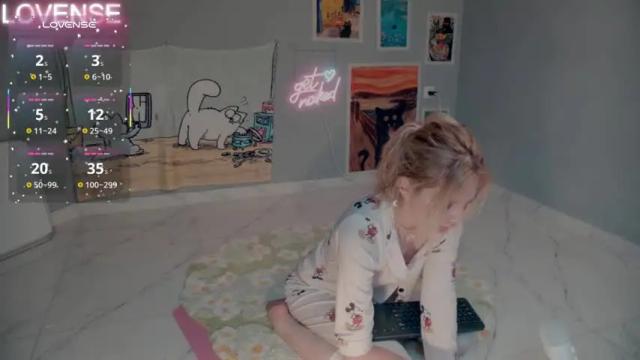 Image 3 of careful_i_bite Stream on Chaturbate on 2 months ago