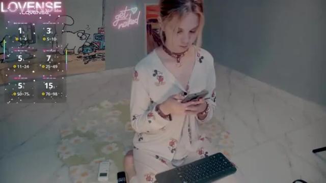 Image 3 of careful_i_bite Stream on Chaturbate on 1 month ago