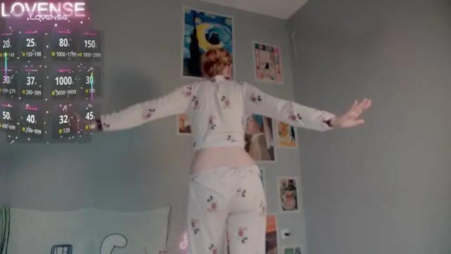 Image 4 of careful_i_bite Stream on Chaturbate on 1 month ago