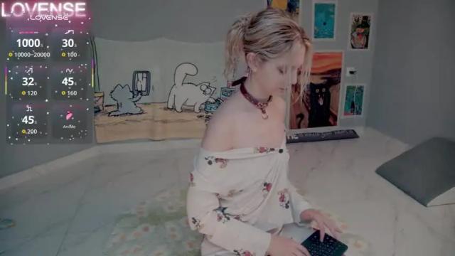 Image 2 of careful_i_bite Stream on Chaturbate on 1 month ago