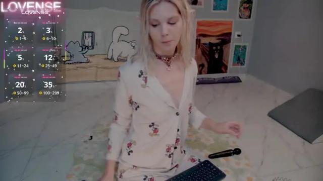 Image 3 of careful_i_bite Stream on Chaturbate on 1 month ago