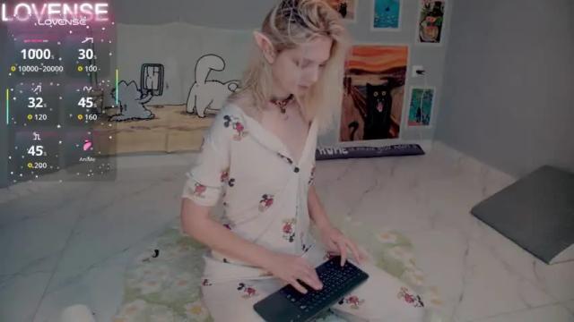 Image 6 of careful_i_bite Stream on Chaturbate on 1 month ago