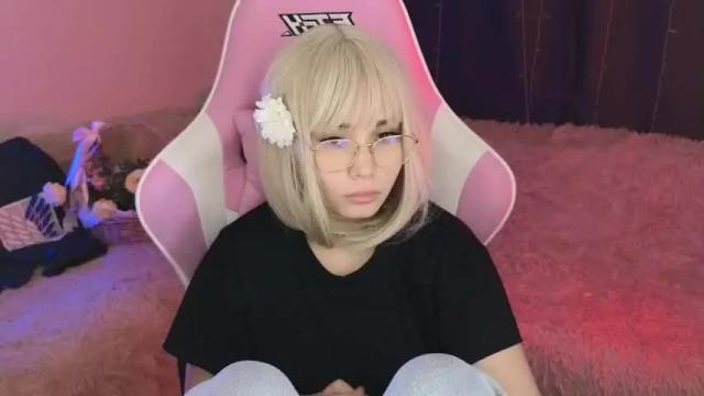 Image 7 of carefully_sofa Stream on Chaturbate on 13 months ago
