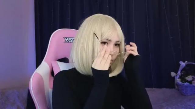 Image 6 of carefully_sofa Stream on Chaturbate on 13 months ago