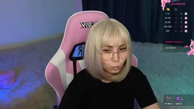 Image 8 of carefully_sofa Stream on Chaturbate on 12 months ago