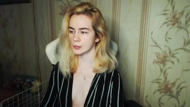 Image 10 of carinfox Stream on Chaturbate on 13 months ago