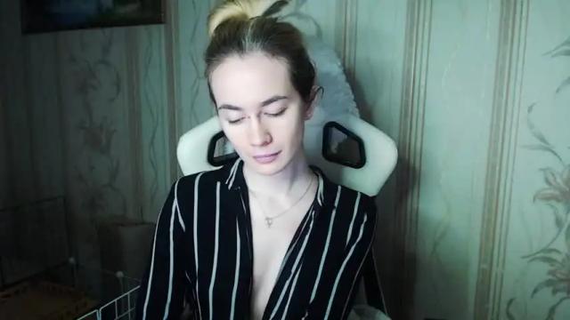Image 10 of carinfox Stream on Chaturbate on 12 months ago