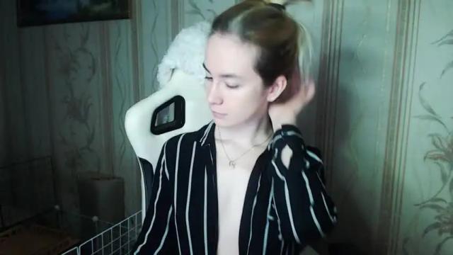 Image 12 of carinfox Stream on Chaturbate on 12 months ago