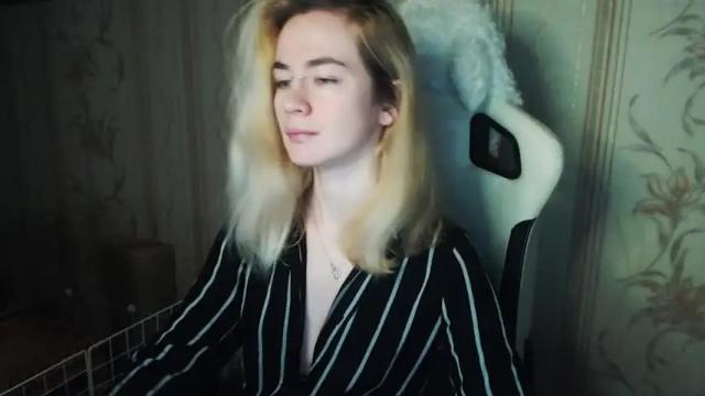 Image 3 of carinfox Stream on Chaturbate on 12 months ago