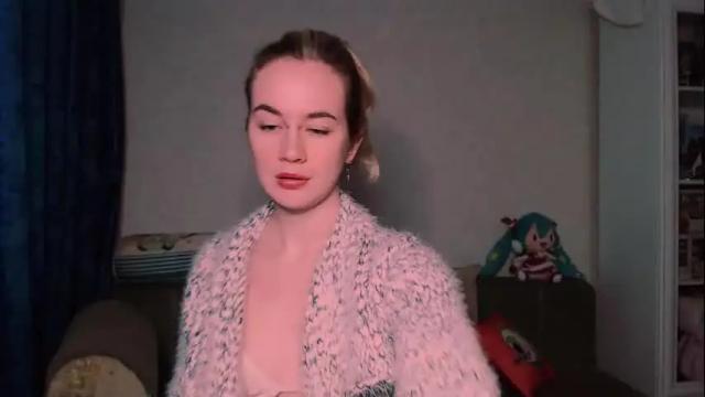 Image 2 of carinfox Stream on Chaturbate on 2 months ago