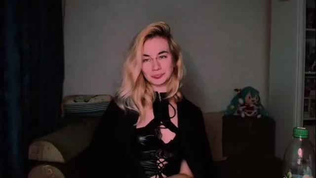 Image 3 of carinfox Stream on Chaturbate on 2 months ago
