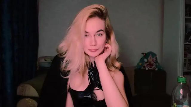 Image 7 of carinfox Stream on Chaturbate on 2 months ago