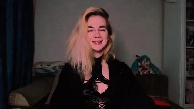 Image 2 of carinfox Stream on Chaturbate on 1 month ago