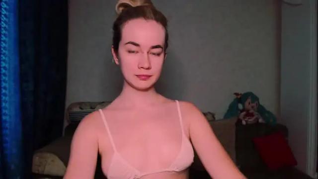 Image 10 of carinfox Stream on Chaturbate on 26 days ago