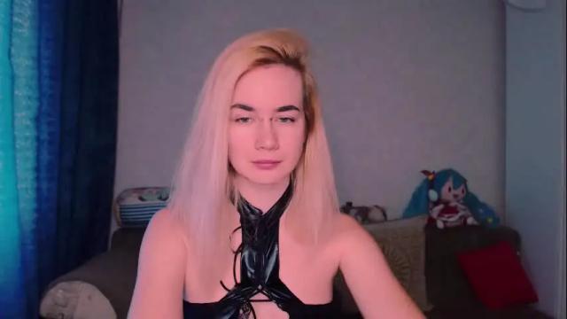 Image 2 of carinfox Stream on Chaturbate on 23 days ago
