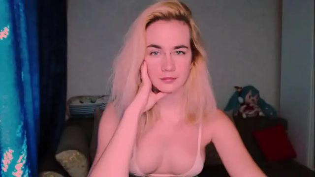 Image 8 of carinfox Stream on Chaturbate on 17 days ago