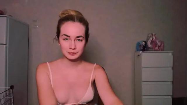 Image 11 of carinfox Stream on Chaturbate on 11 days ago