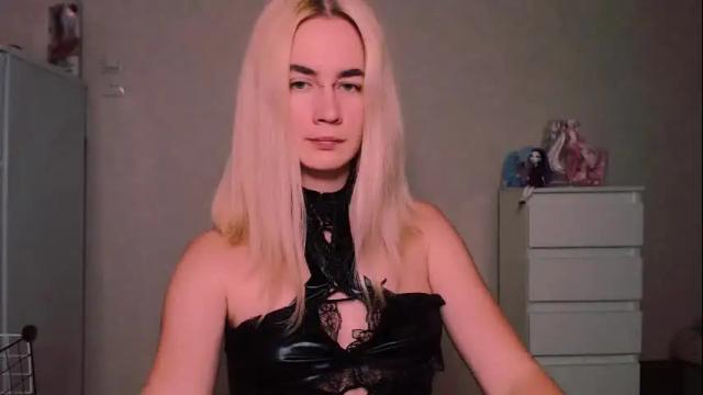 Image 12 of carinfox Stream on Chaturbate on 9 days ago