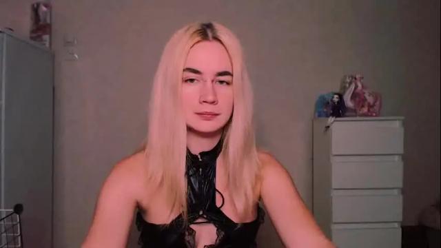 Image 3 of carinfox Stream on Chaturbate on 9 days ago