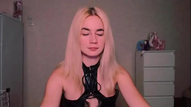 Image 7 of carinfox Stream on Chaturbate on 9 days ago