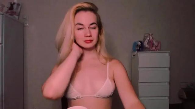Image 8 of carinfox Stream on Chaturbate on 6 days ago
