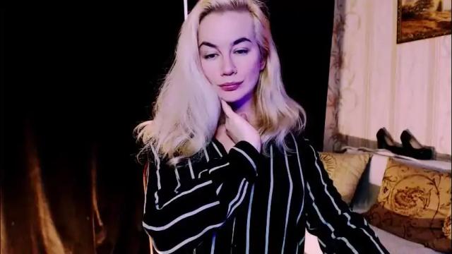 Image 4 of carinfox Stream on Chaturbate on 1 month ago