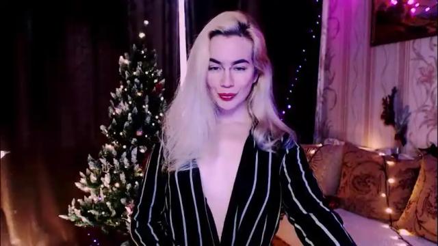 Image 10 of carinfox Stream on Chaturbate on 14 days ago