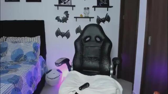 Image 2 of carla_adamss Stream on Chaturbate on 2 days ago