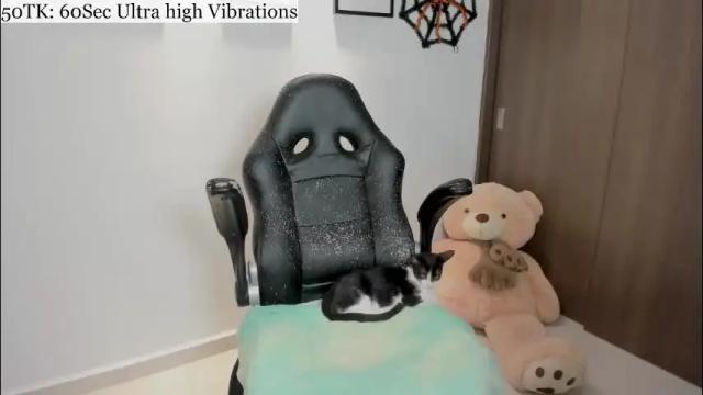 Image 3 of carla_adamss Stream on Chaturbate on 1 month ago