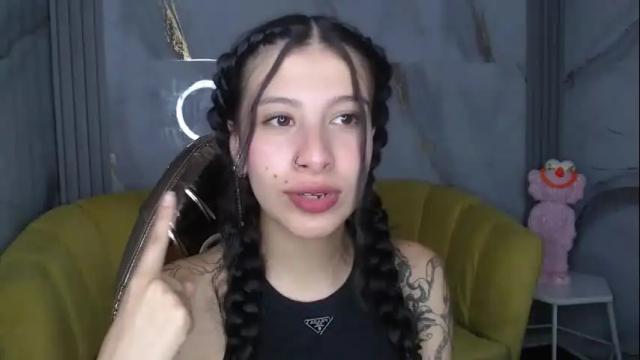 Image 4 of carla_cortes_b Stream on Chaturbate on 1 month ago
