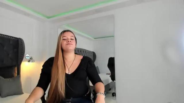 Image 12 of carla_montes Stream on Chaturbate on 19 months ago