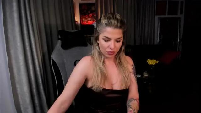 Image 4 of carladoll_ Stream on Chaturbate on 29 days ago