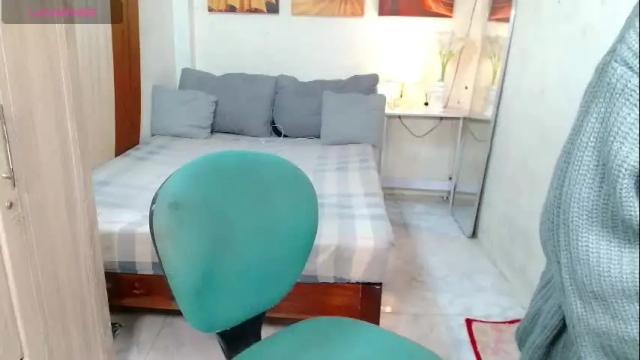 Image 12 of carlafuta Stream on Chaturbate on 1 month ago