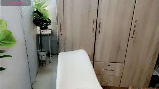 Image 3 of carlafuta Stream on Chaturbate on 21 days ago